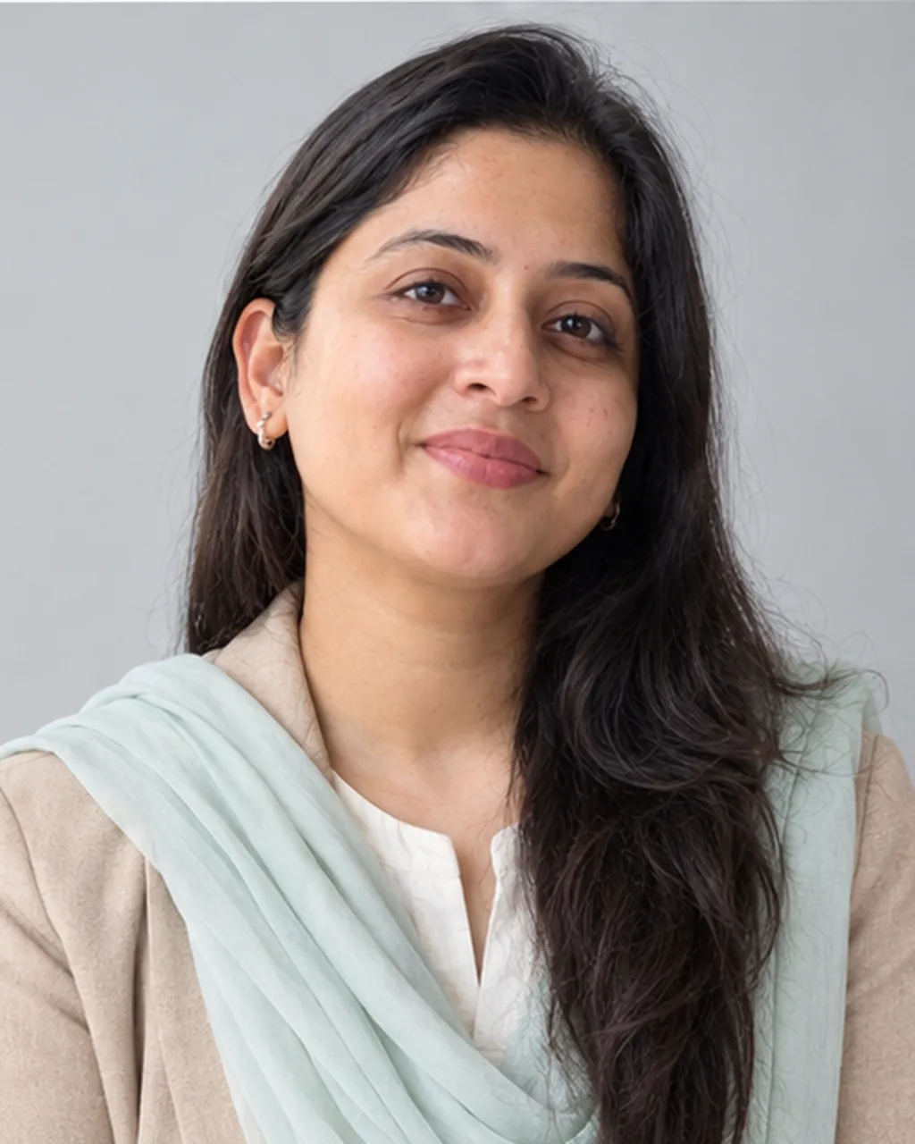 AI result showing Dupatta & Kurta LinkedIn Headshot Prompt for Women
