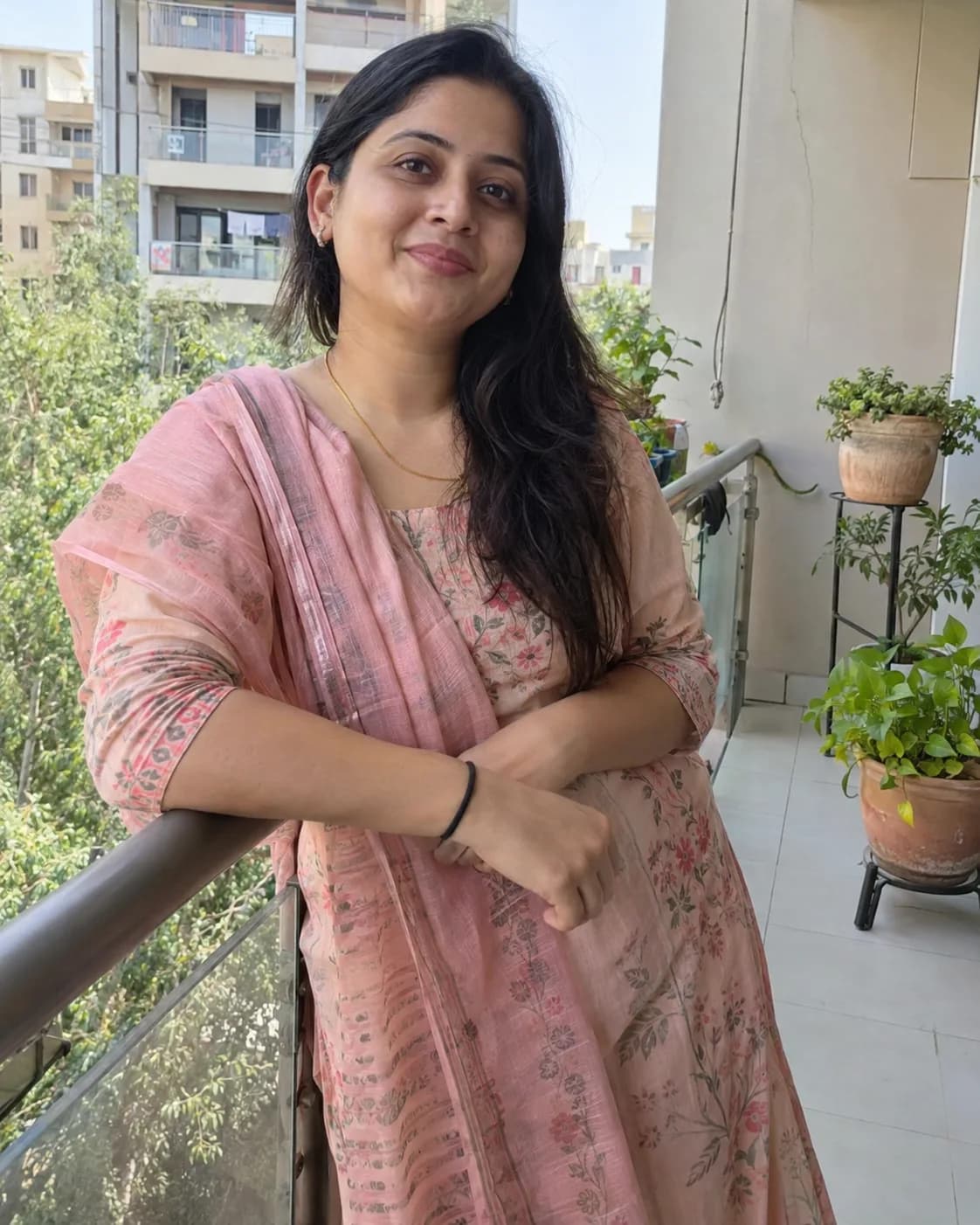 Source photo for Dupatta & Kurta LinkedIn Headshot Prompt for Women