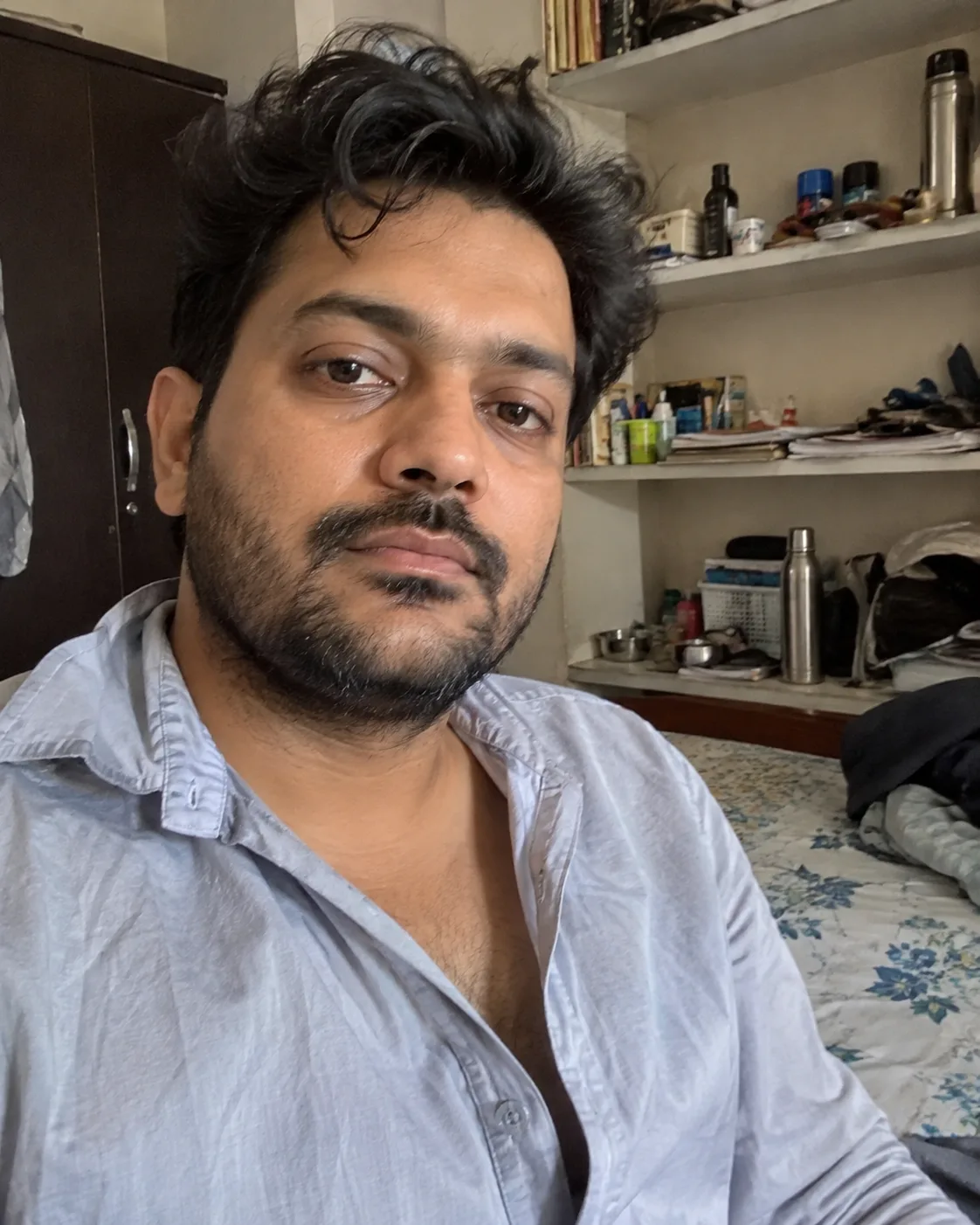 Source photo for LinkedIn Photo Clean-Up AI Prompt for Gemini (Keep Outfit)