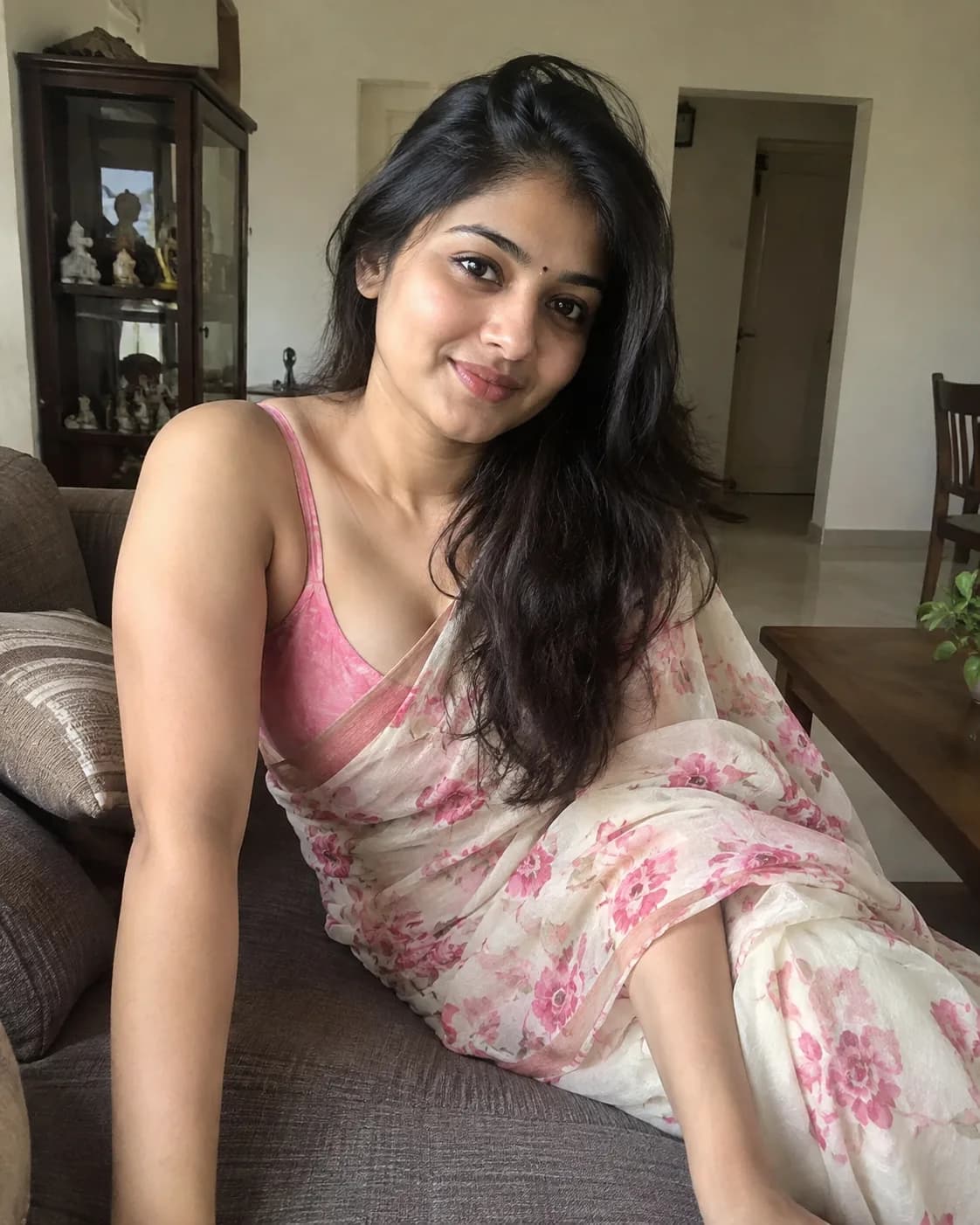 Source photo for Saree LinkedIn Profile Picture Prompt for Women (Office)